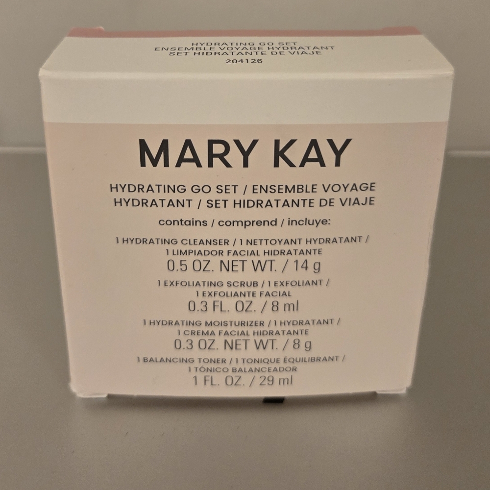 Mary Kay Hyrating To Go Set